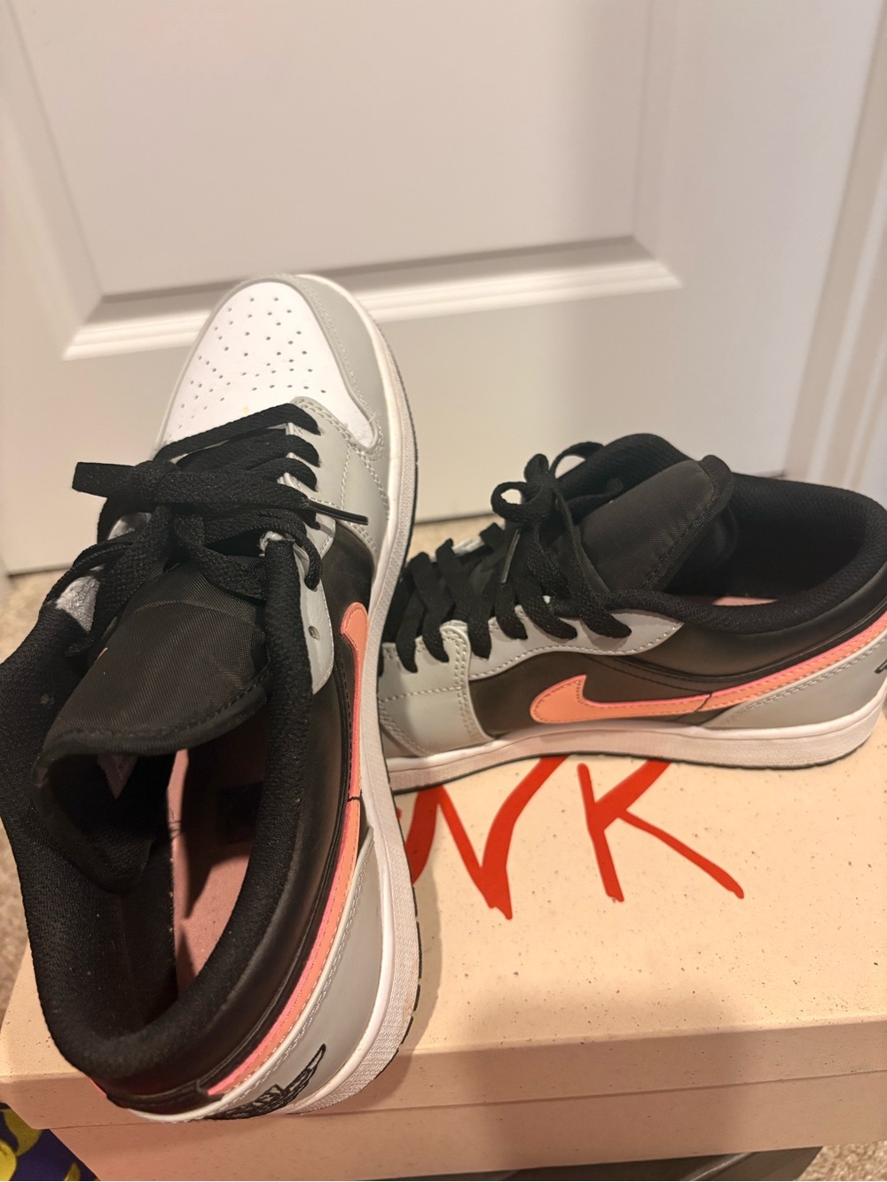 Men’s Jordan 1 low Grey, Black & Pink